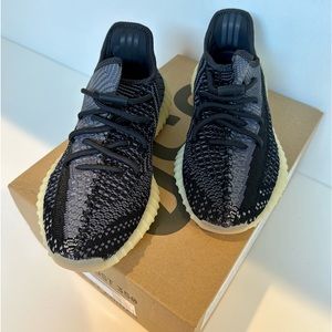 YEEZY 350 CARBON V2, Size 6.5